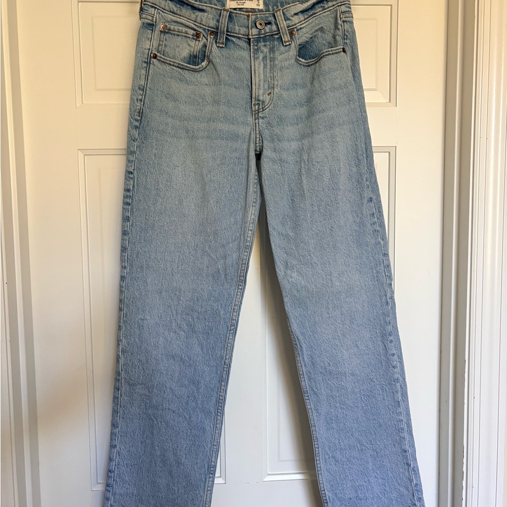 Abercrombie & Fitch Women's Light Blue Straight Leg Jeans